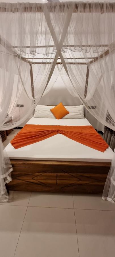 Bed and Breakfast Maduranga n Guest Mirissa Exterior foto