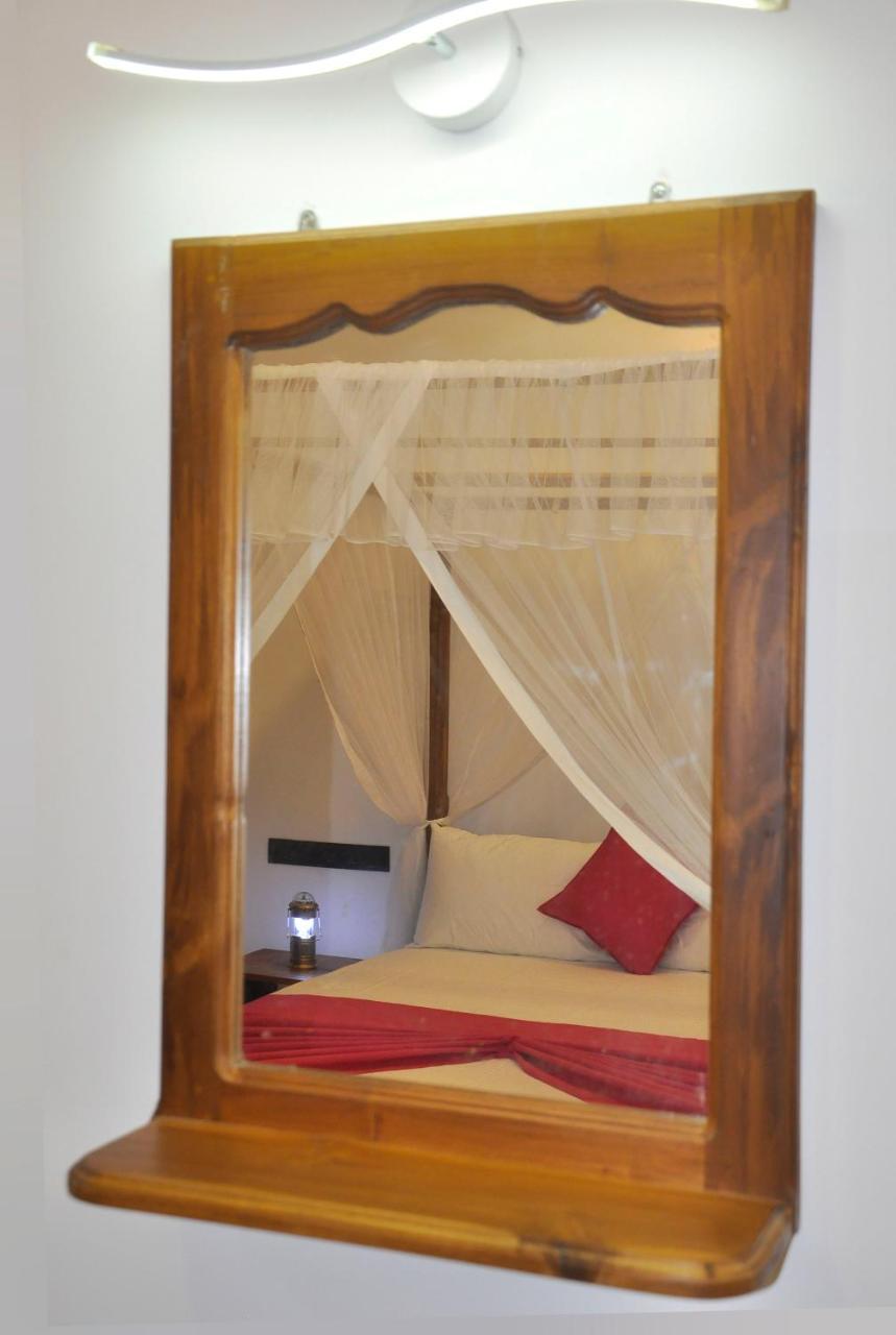 Bed and Breakfast Maduranga n Guest Mirissa Exterior foto