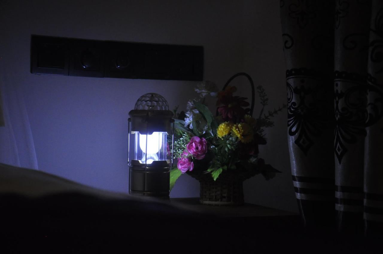 Bed and Breakfast Maduranga n Guest Mirissa Exterior foto