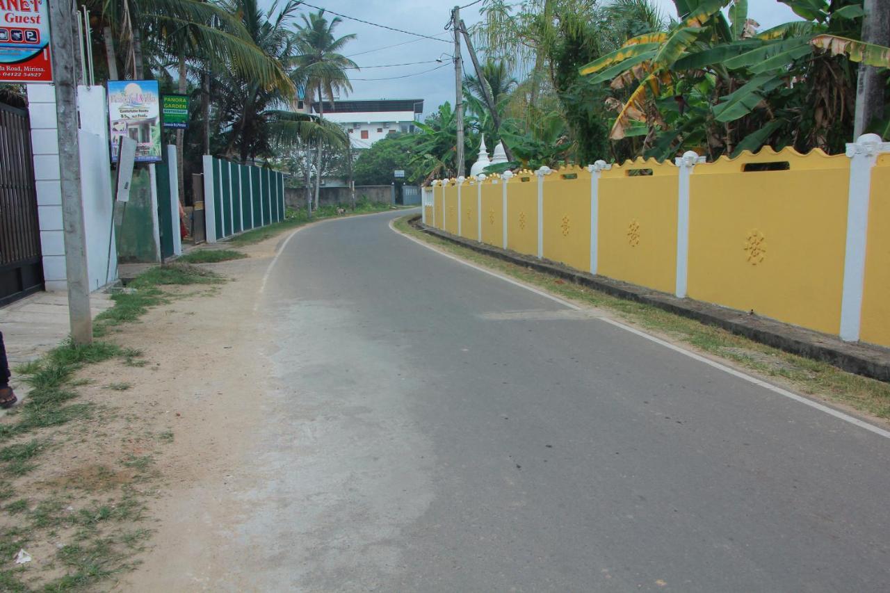 Bed and Breakfast Maduranga n Guest Mirissa Exterior foto
