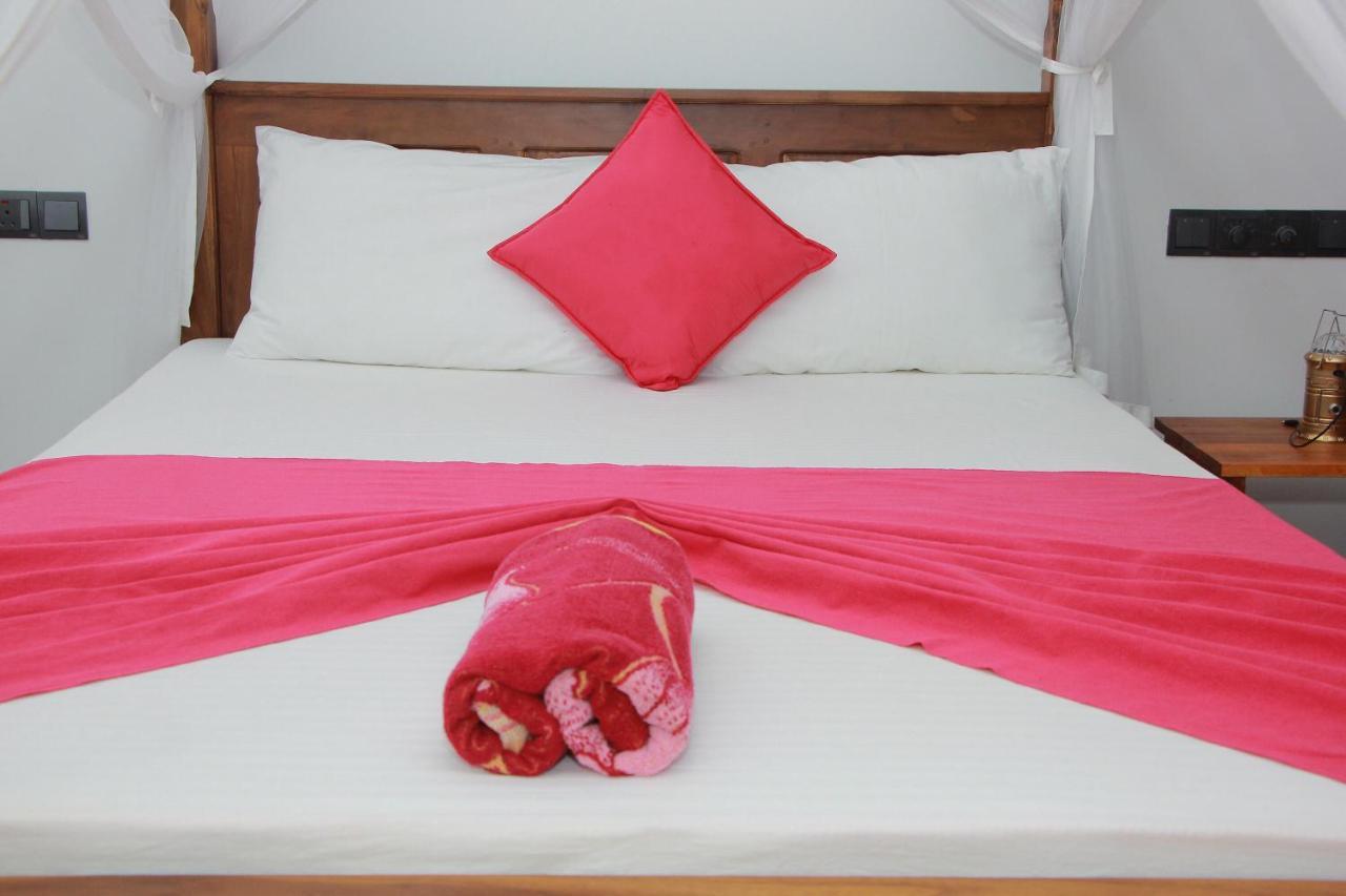 Bed and Breakfast Maduranga n Guest Mirissa Exterior foto